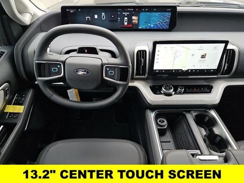 New 2025 Ford Expedition Active image 4