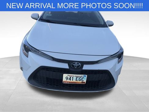Used 2020 Toyota Corolla LE image 2