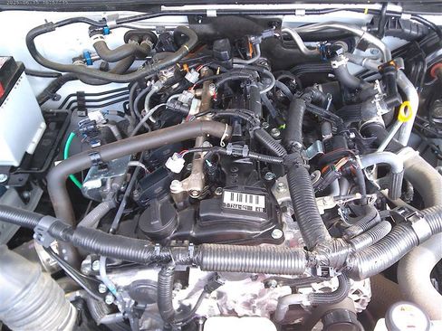 Used 2025 Toyota 4Runner SR5 AWD/4WD image 21