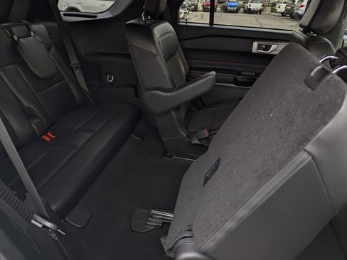 Certified 2024 Ford Explorer ST-Line w/ Class IV Trailer Tow Package image 8