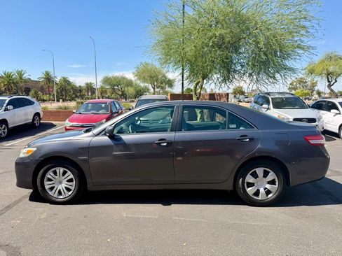 Used 2011 Toyota Camry LE FWD image 8