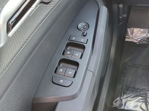 Used 2025 Kia Sportage LX FWD image 25