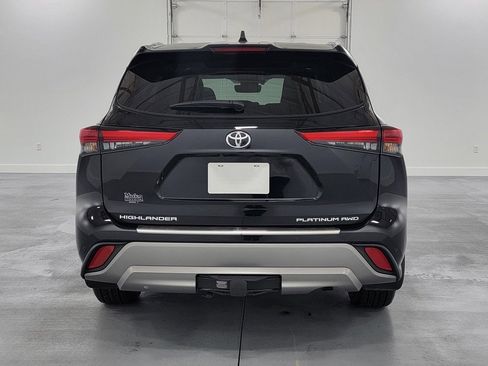 Used 2022 Toyota Highlander Platinum image 7