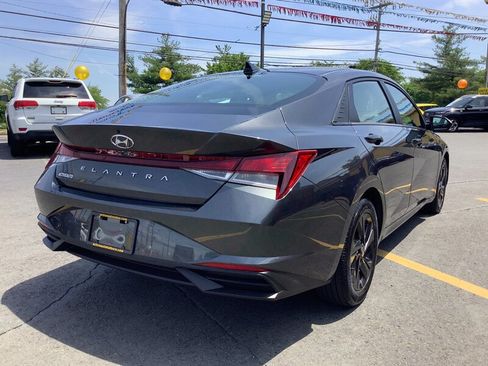 Used 2021 Hyundai Elantra SEL w/ Convenience Package FWD image 7