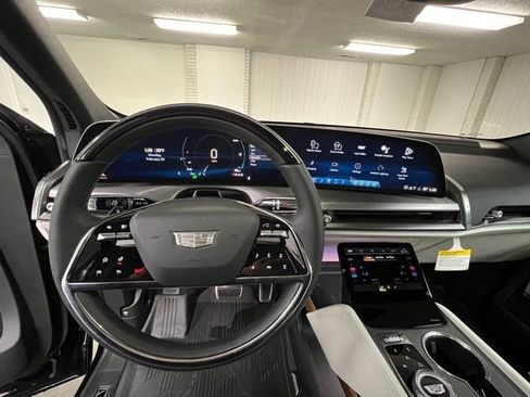 New 2026 Cadillac Vistiq Sport w/ LPO, Floor Liner Package image 15