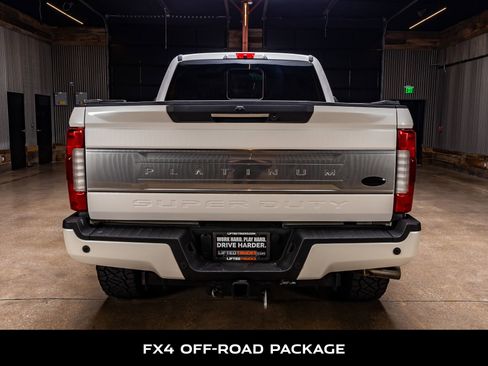 Used 2019 Ford F250 Platinum w/ Platinum Ultimate Package AWD/4WD image 8
