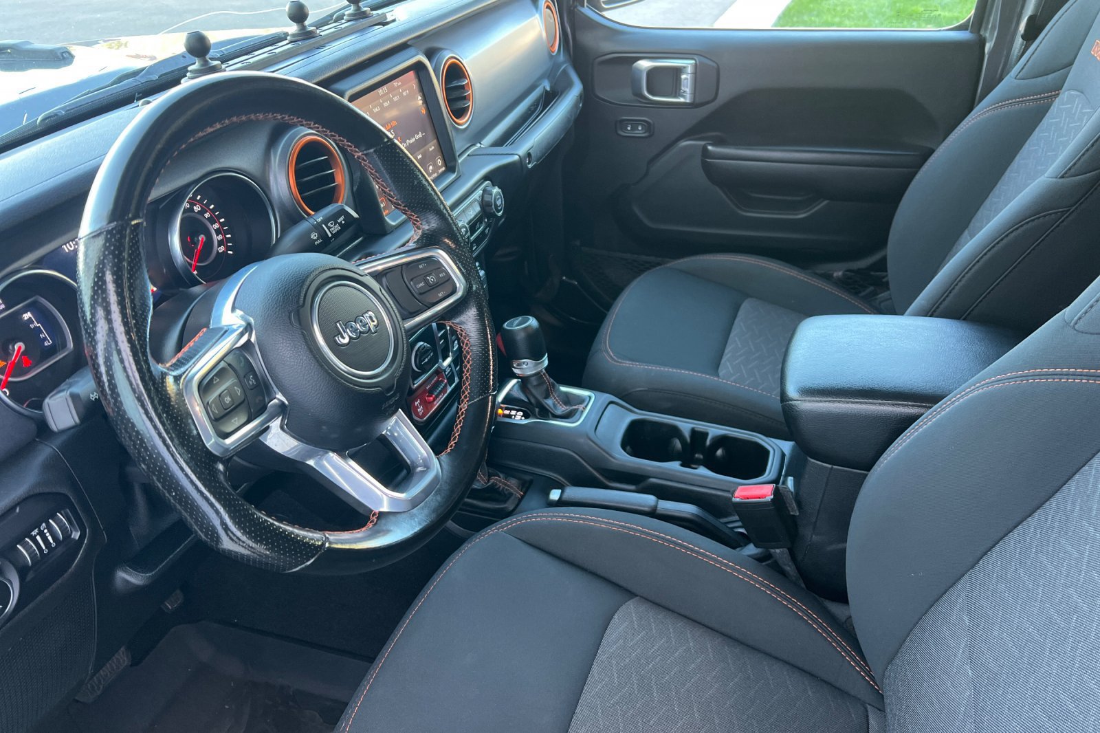 Used 2021 Jeep Gladiator Mojave AWD/4WD image 7