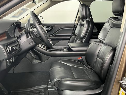 Used 2022 Lincoln Aviator Reserve w/ Equipment Group 201A image 9