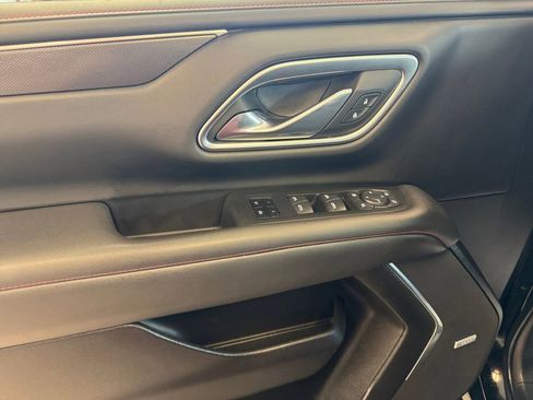 Used 2021 Chevrolet Suburban RST w/ Luxury Package AWD/4WD image 11