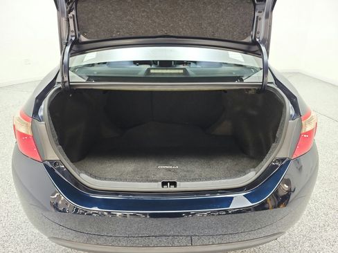 Used 2019 Toyota Corolla LE w/ Carpet Mat Package (TMS) FWD image 18