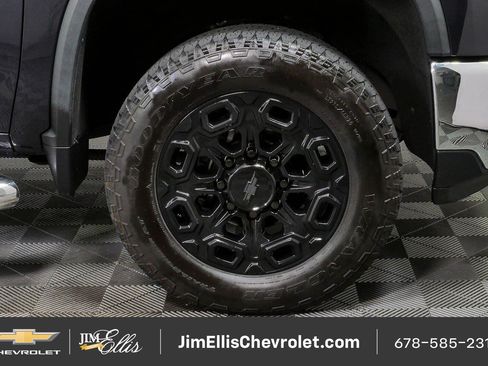 Certified 2024 Chevrolet Silverado 2500 LTZ w/ LTZ Convenience Package AWD/4WD image 37