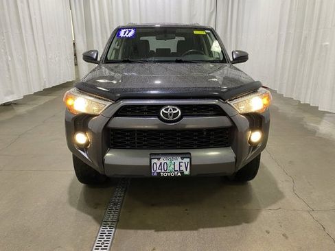 Used 2017 Toyota 4Runner SR5 image 9