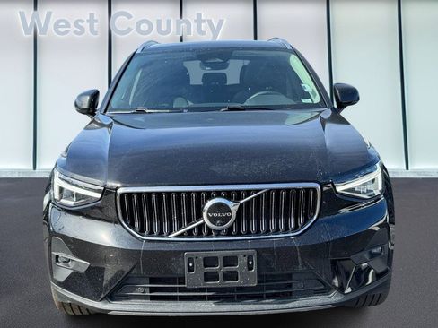 Certified 2023 Volvo XC40 B5 Ultimate w/ Protection Package Premier image 10