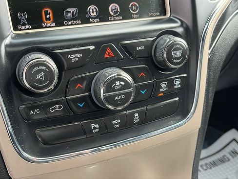 Used 2014 Jeep Grand Cherokee Limited image 20
