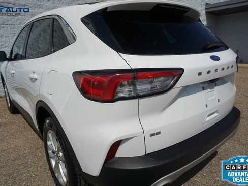 Used 2022 Ford Escape SE FWD image 9