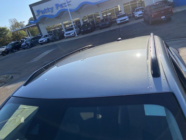 Used 2024 Chevrolet Trax LT w/ Driver Confidence Package FWD image 31