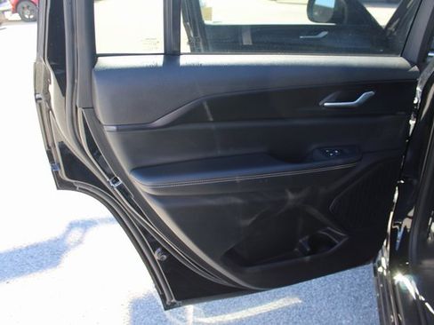 Used 2023 Jeep Grand Cherokee L Laredo image 15