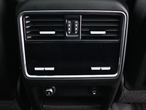 Certified 2022 Porsche Cayenne Turbo AWD/4WD image 8