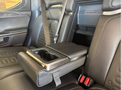 Used 2022 Rivian R1T Launch Edition image 18