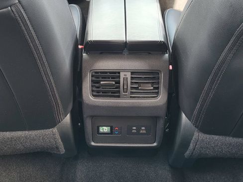 Used 2023 Nissan Rogue SL w/ SL Premium Package FWD image 21