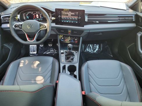 Used 2025 Volkswagen Jetta GLI Autobahn FWD image 16