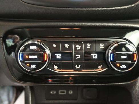 Used 2022 Buick Encore GX Select image 13