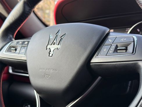 Used 2022 Maserati Levante GT image 27