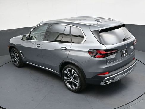 Used 2026 BMW X5 xDrive40i w/ Climate Comfort Package image 21