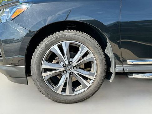 Used 2019 Nissan Pathfinder Platinum image 36