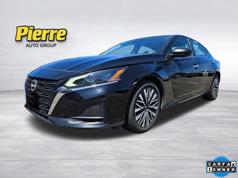 Used 2024 Nissan Altima 2.5 SV FWD image 1