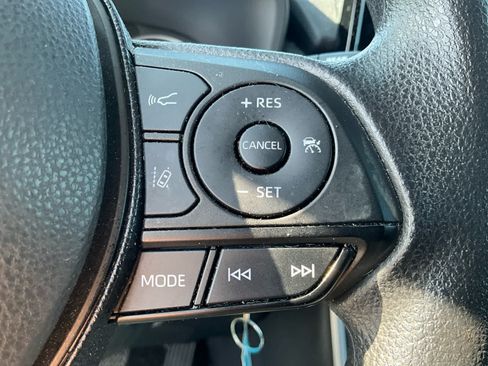 Used 2021 Toyota RAV4 LE FWD image 20