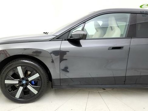 Used 2024 BMW iX xDrive50 w/ Sport Package AWD/4WD image 22