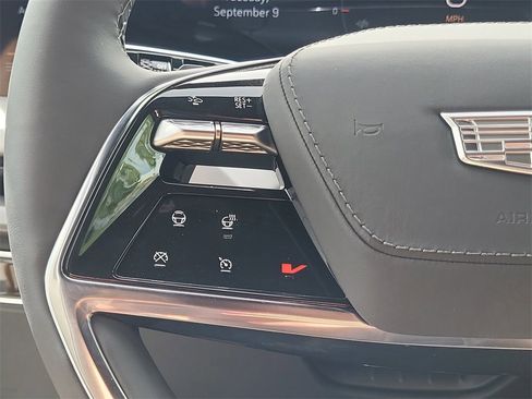 New 2026 Cadillac Vistiq Platinum image 14