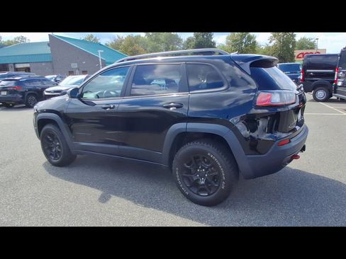 Used 2019 Jeep Cherokee Trailhawk AWD/4WD image 6