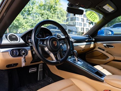 Used 2018 Porsche 718 Cayman RWD image 17