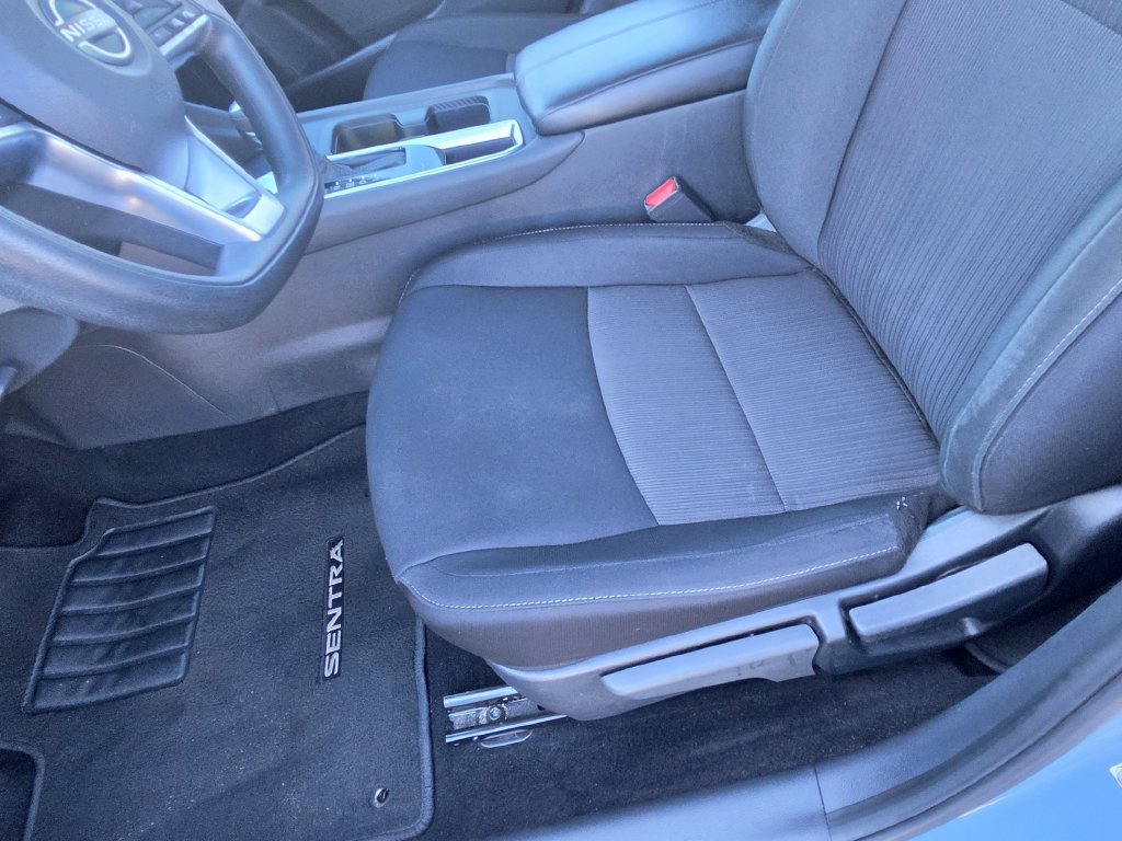 Used 2025 Nissan Sentra SV FWD image 13
