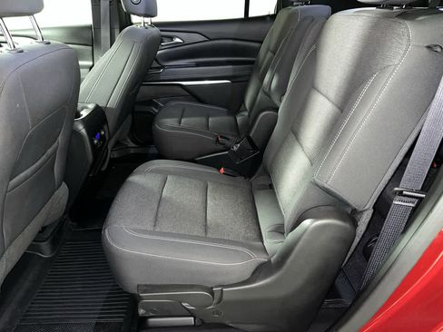 Used 2025 Chevrolet Traverse LT w/ Midnight/Sport Edition FWD image 28