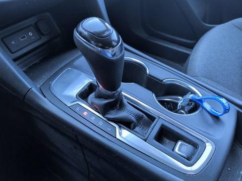 Used 2020 Chevrolet Equinox LT FWD image 24