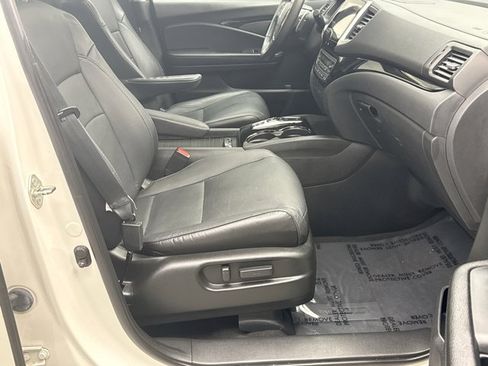 Used 2018 Honda Pilot Elite image 17