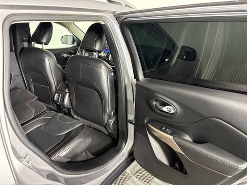 Used 2018 Jeep Cherokee Limited w/ Luxury Group image 33