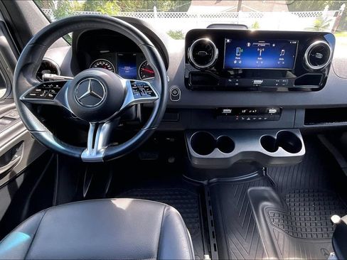 Used 2026 Mercedes-Benz Sprinter 2500 image 5