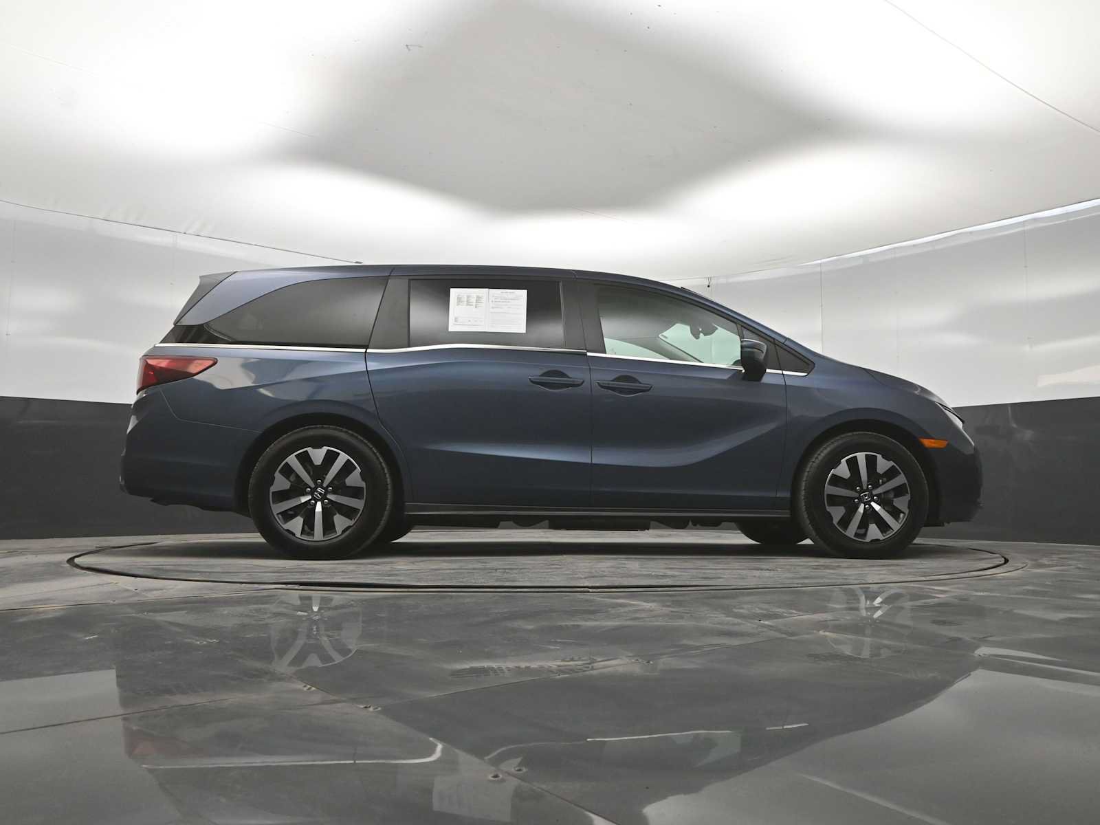 Used 2025 Honda Odyssey EX-L image 42