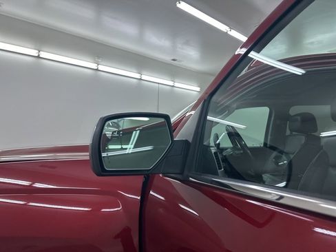 Used 2018 Chevrolet Silverado 1500 High Country image 17