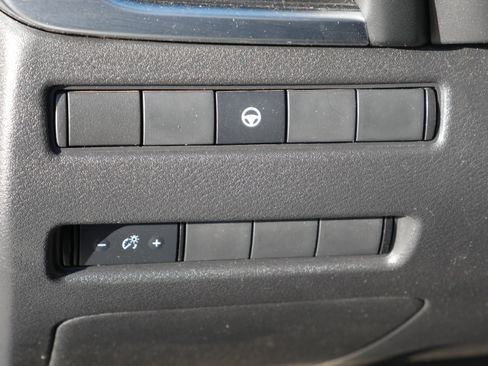 Certified 2022 Nissan Rogue SV image 5