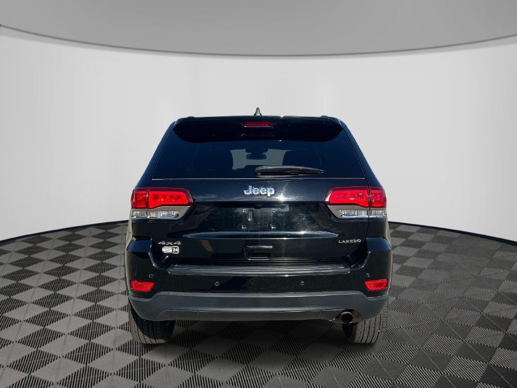 Used 2021 Jeep Grand Cherokee Laredo AWD/4WD image 4