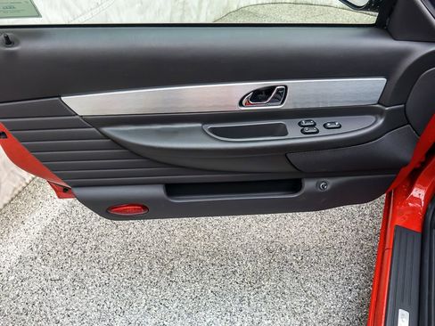 Used 2002 Ford Thunderbird image 17