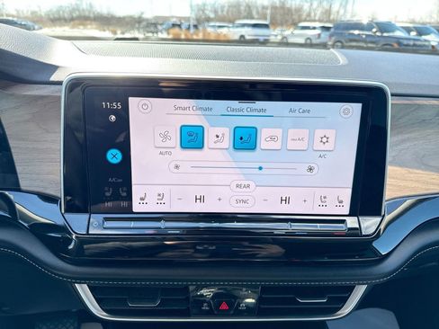 Used 2024 Volkswagen Atlas SE w/ Black Wheel Package image 20