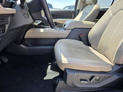 Certified 2024 Ford Expedition Limited AWD/4WD image 20