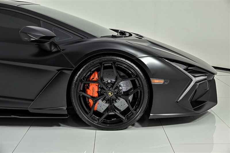 Used 2024 Lamborghini Revuelto AWD/4WD image 28
