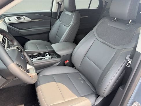 New 2026 Ford Explorer Active w/ Active Comfort Package AWD/4WD image 9